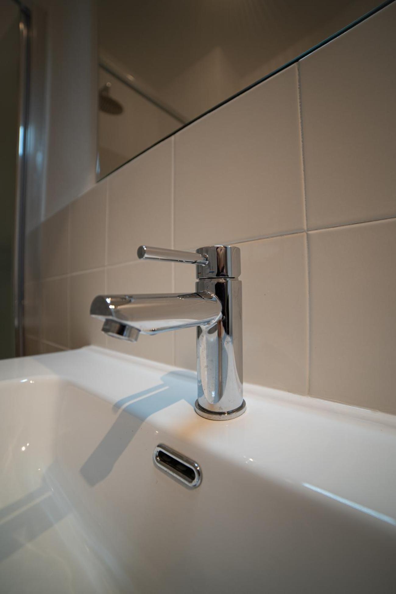 Apartment Rifugio Milanese Con Parcheggio Privato, Ambiente Tranquillo E Convenienza *