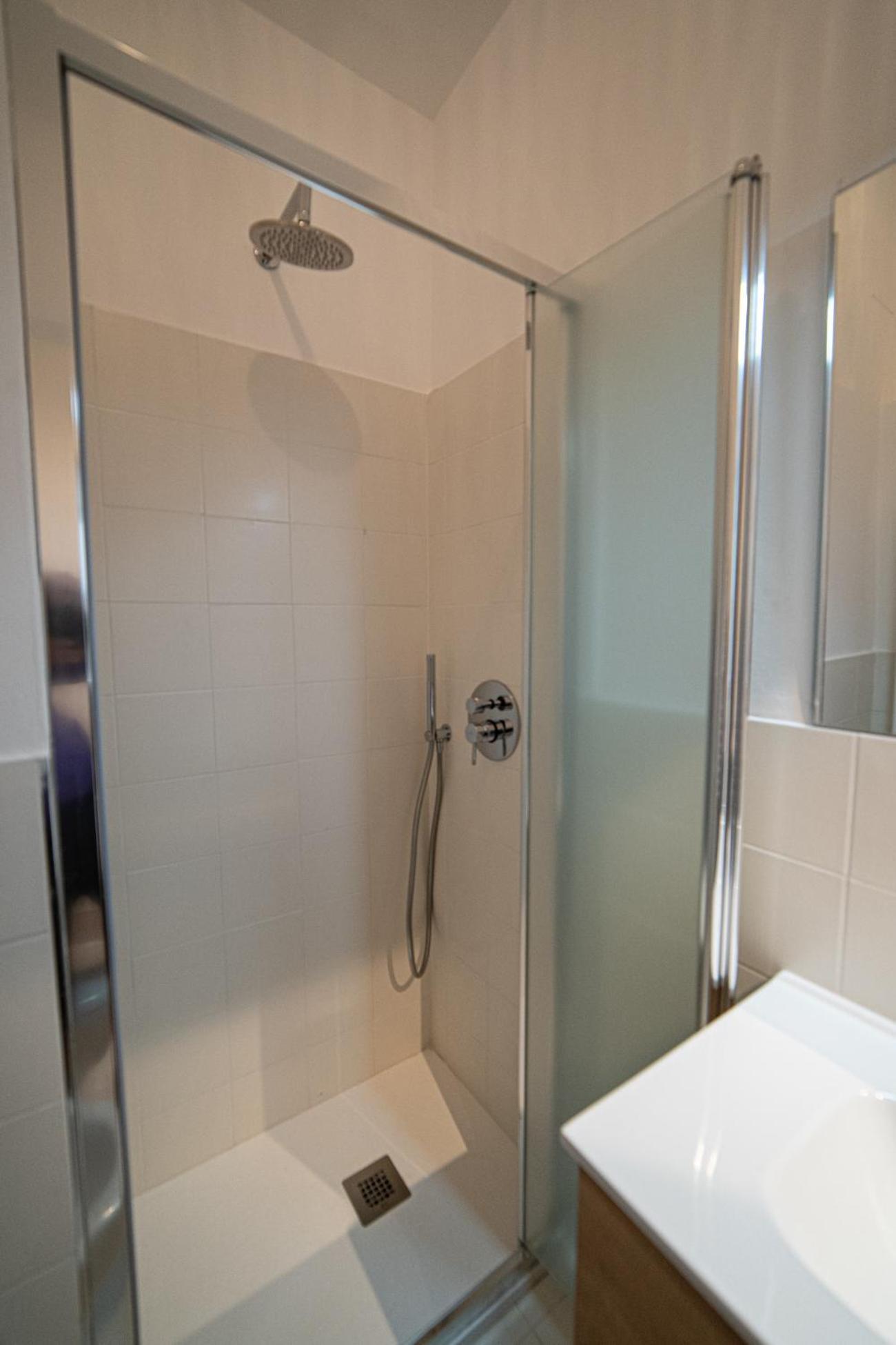 Rifugio Milanese Con Parcheggio Privato, Ambiente Tranquillo E Convenienza Apartment