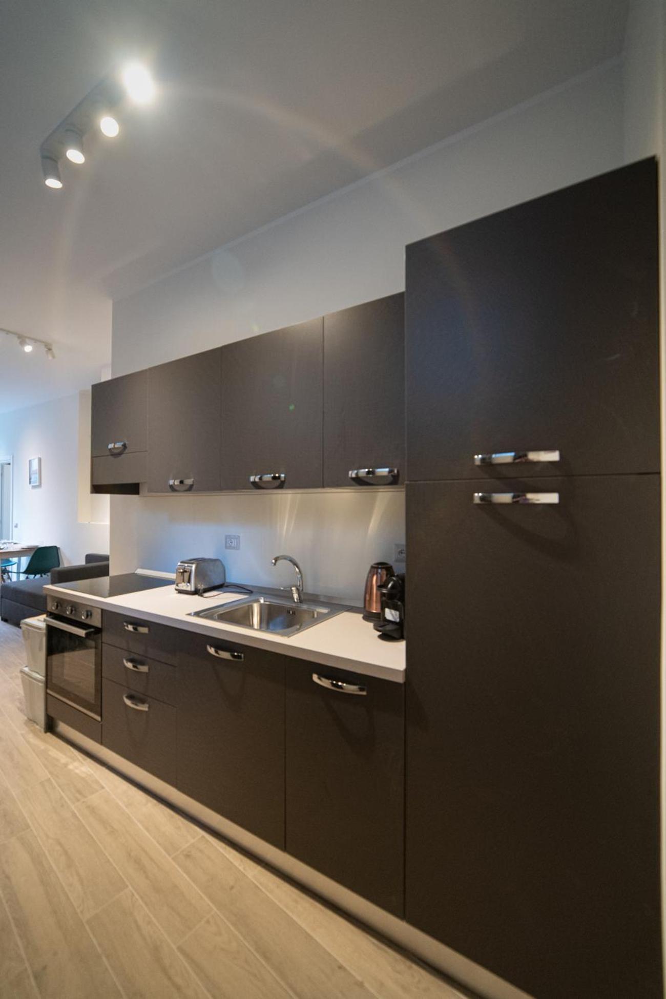 Appartamento Rifugio Milanese Con Parcheggio Privato, Ambiente Tranquillo E Convenienza
